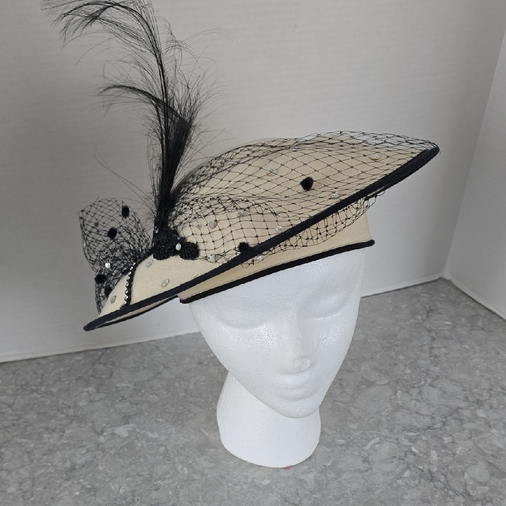 Bellini Black and Cream Net Fascinator
